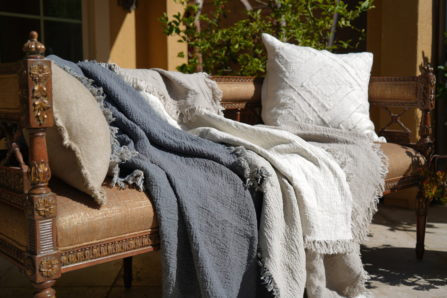 Delicately pre-washed linen tablecloths