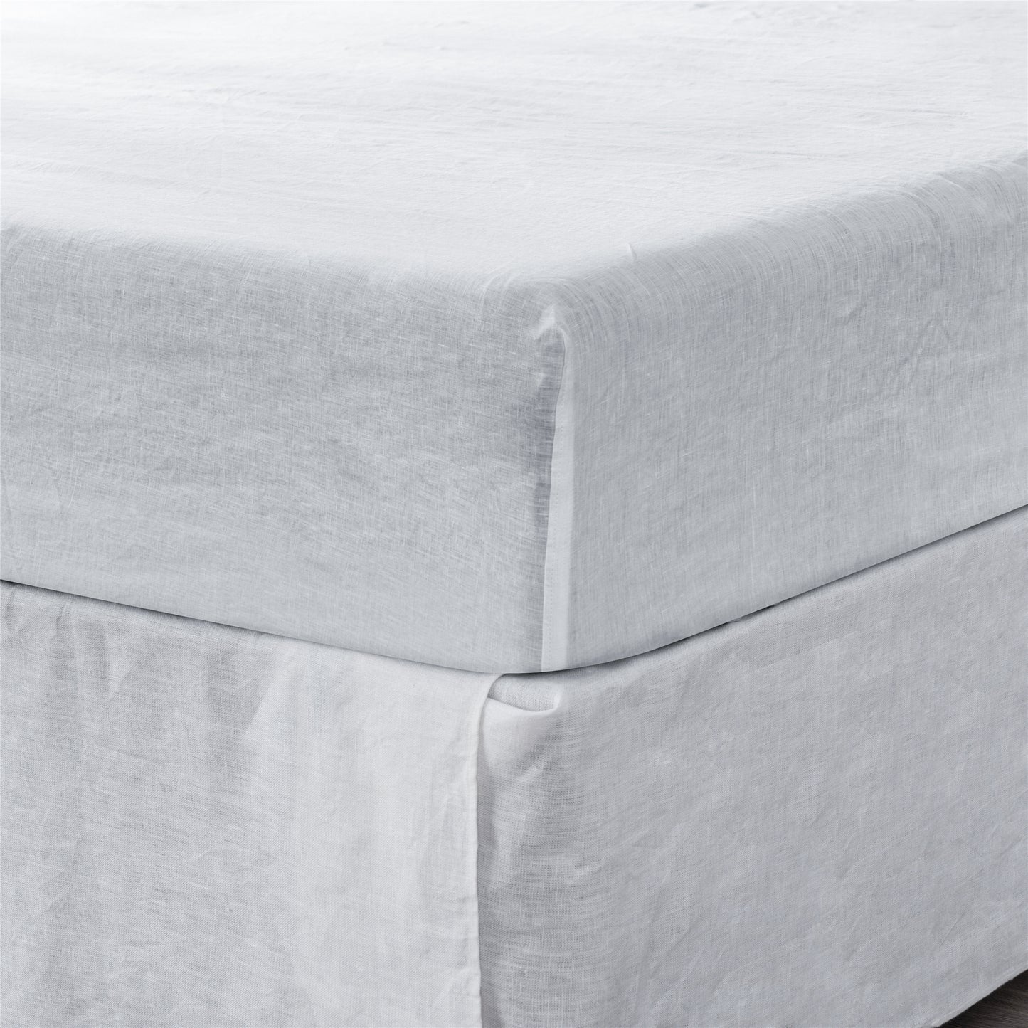 Basic Fitted Sheet, Bed Sheet, Mattress Cover, Bedding Essentials, Cotton Fitted Sheet, Twin Fitted Sheet, Queen Fitted Sheet, King Fitted Sheet, Soft Fitted Sheet, Elastic Corners, Wrinkle-Free Sheet, Deep Pocket Sheet, Hypoallergenic Sheet, White Fitted Sheet, Easy-care Bedding, Bedroom Basics, Standard Fitted Sheet, Bed Linens, Comfortable Sheets, Durable Bedding,