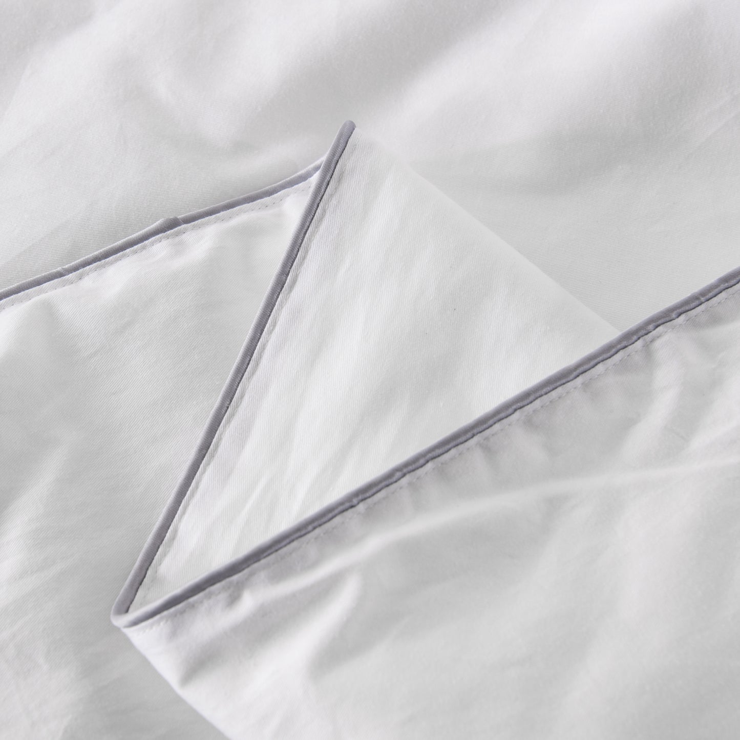 Silk Duvet Insert, Luxury Bedding, Silk Comforter, Soft Duvet, Hypoallergenic Duvet, King Silk Duvet, Queen Silk Duvet, Twin Silk Duvet, Lightweight Duvet, All-Season Duvet, Premium Duvet Insert, Breathable Bedding, Natural Silk, Bedding Essentials, Cozy Duvet Insert, Elegant Duvet, Durable Silk Duvet, Home Decor, Bedding Collection, Comfortable Duvet.