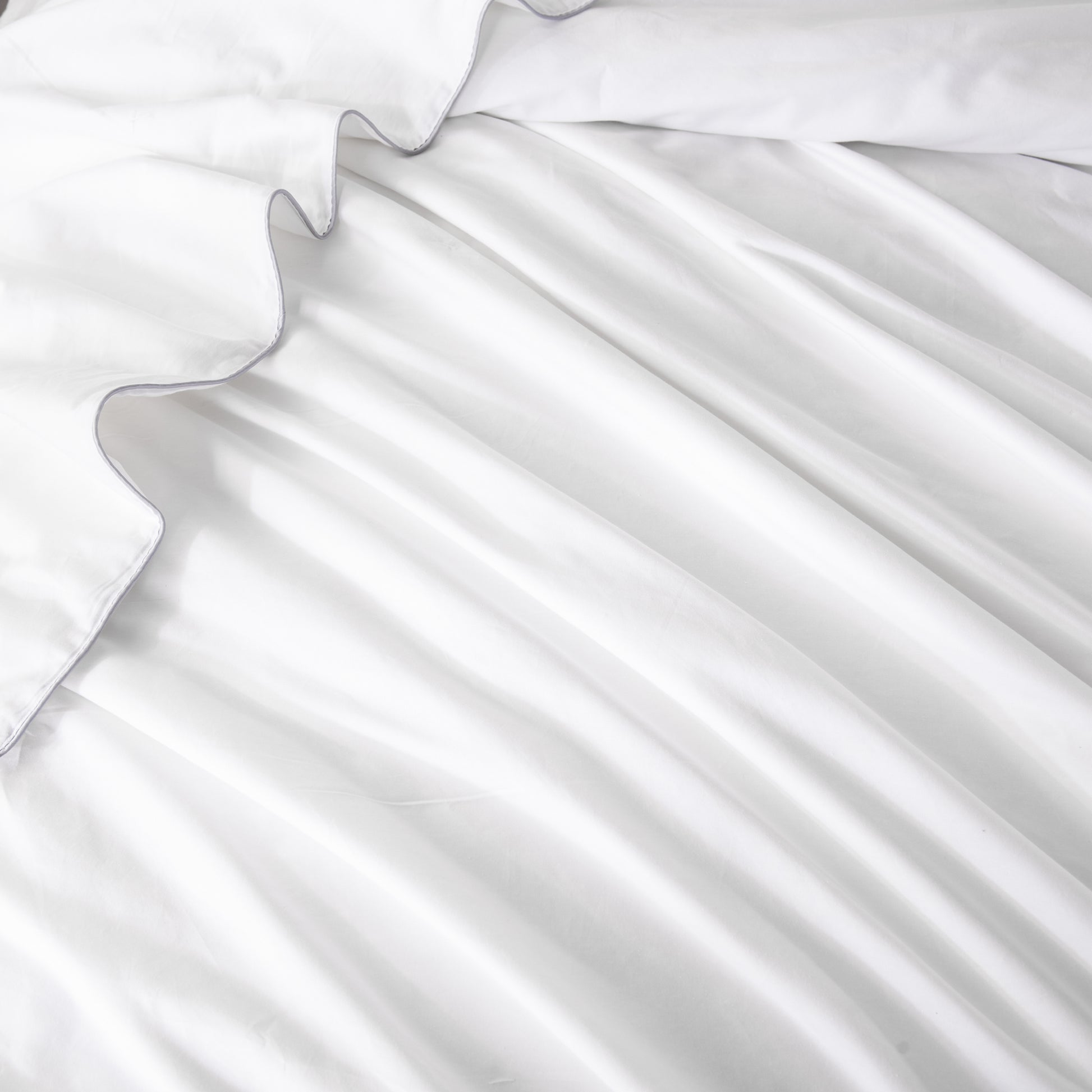 Silk Duvet Insert, Luxury Bedding, Silk Comforter, Soft Duvet, Hypoallergenic Duvet, King Silk Duvet, Queen Silk Duvet, Twin Silk Duvet, Lightweight Duvet, All-Season Duvet, Premium Duvet Insert, Breathable Bedding, Natural Silk, Bedding Essentials, Cozy Duvet Insert, Elegant Duvet, Durable Silk Duvet, Home Decor, Bedding Collection, Comfortable Duvet.