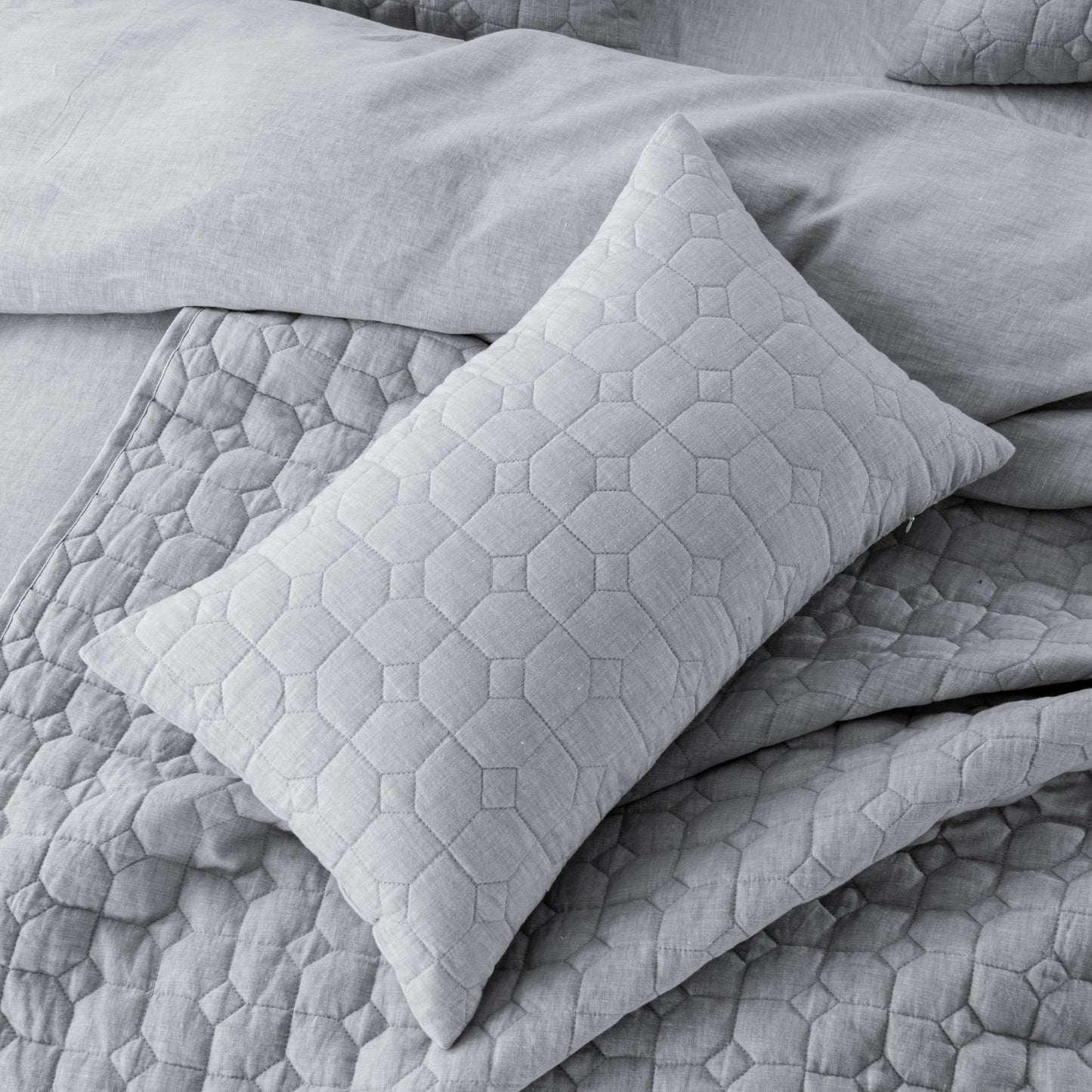 Hampton Quilt, Luxury Quilt, Quilted Bedding, Coastal Quilt, Elegant Quilt, Soft Quilt, Queen Quilt, King Quilt, Lightweight Quilt, Comfortable Quilt, Bedroom Essentials, Stylish Quilt,