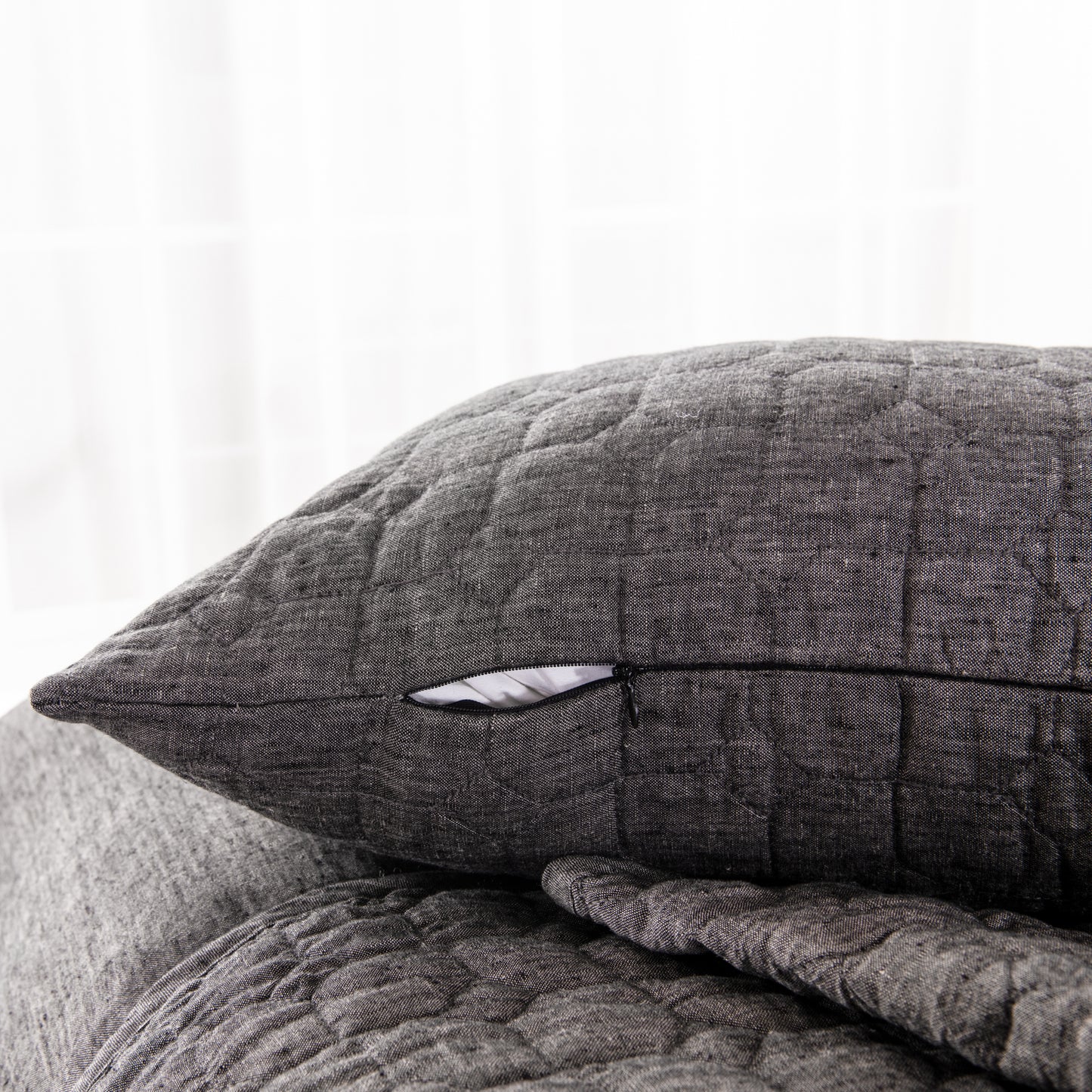 Hampton Quilt, Luxury Quilt, Quilted Bedding, Coastal Quilt, Elegant Quilt, Soft Quilt, Queen Quilt, King Quilt, Lightweight Quilt, Comfortable Quilt, Bedroom Essentials, Stylish Quilt,