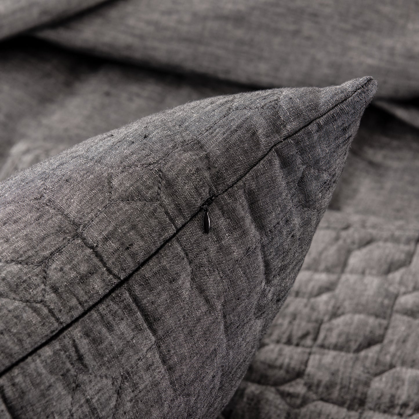 Hampton Quilt, Luxury Quilt, Quilted Bedding, Coastal Quilt, Elegant Quilt, Soft Quilt, Queen Quilt, King Quilt, Lightweight Quilt, Comfortable Quilt, Bedroom Essentials, Stylish Quilt,