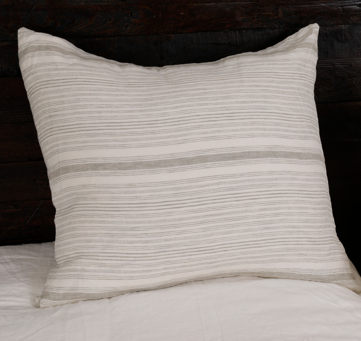 Home decor, Bedroom, Cushion, Throw pillow, Accent pillow, Decorative pillow, Sofa accessory, Comfort, Interior design, Living room, Cozy, Soft furnishings, Pillow cover, Pillowcase, Fluffy, Rest, Sleep, Relaxation, Patterned pillow, Solid color pillow,